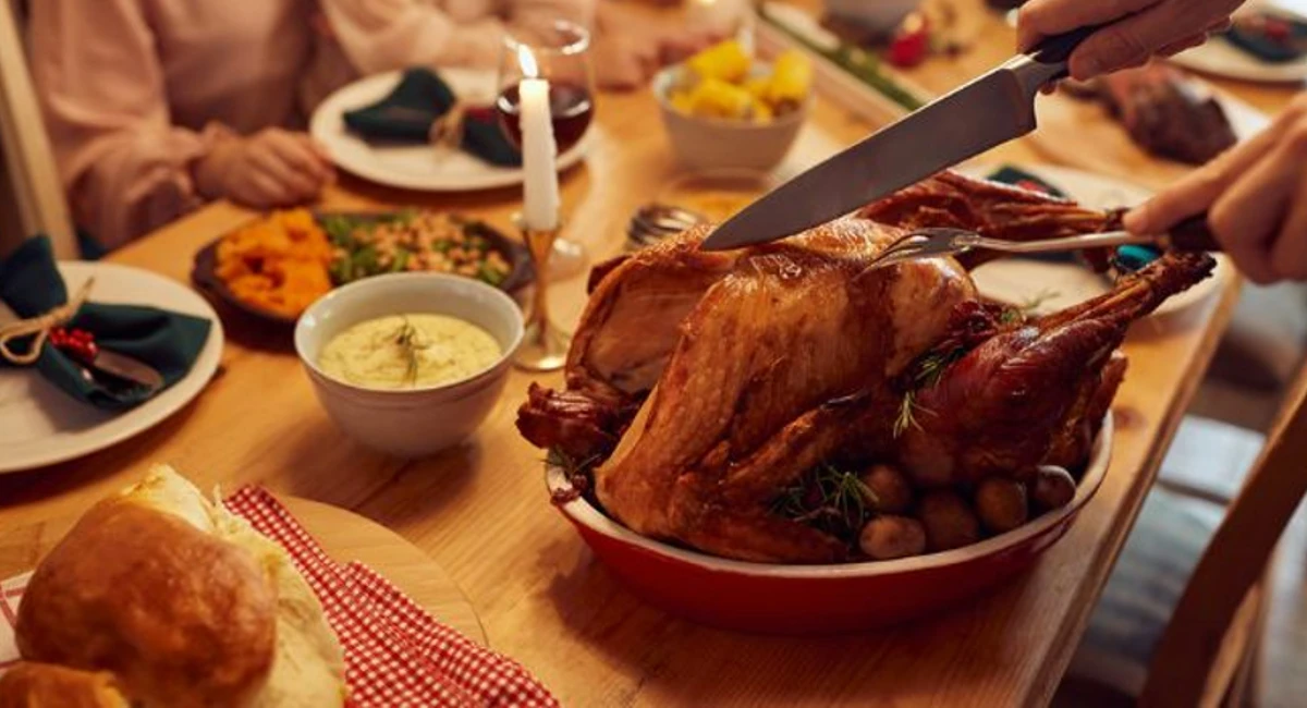 Cutting roast turkey on holidays