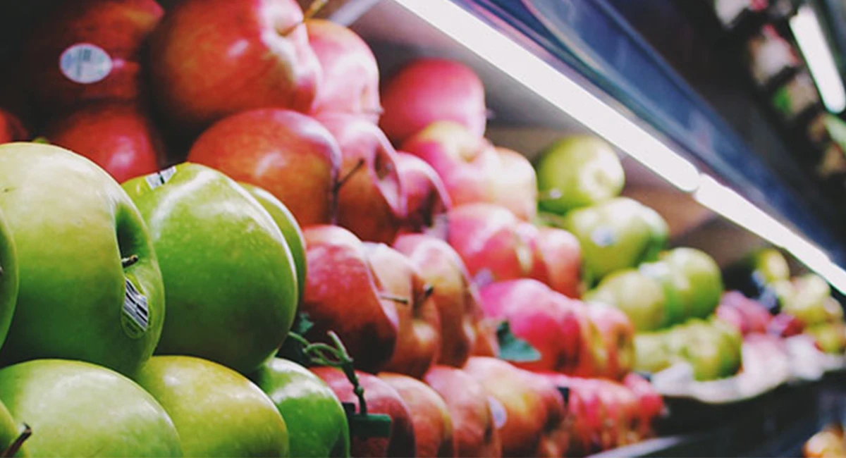 apples in food processing factory